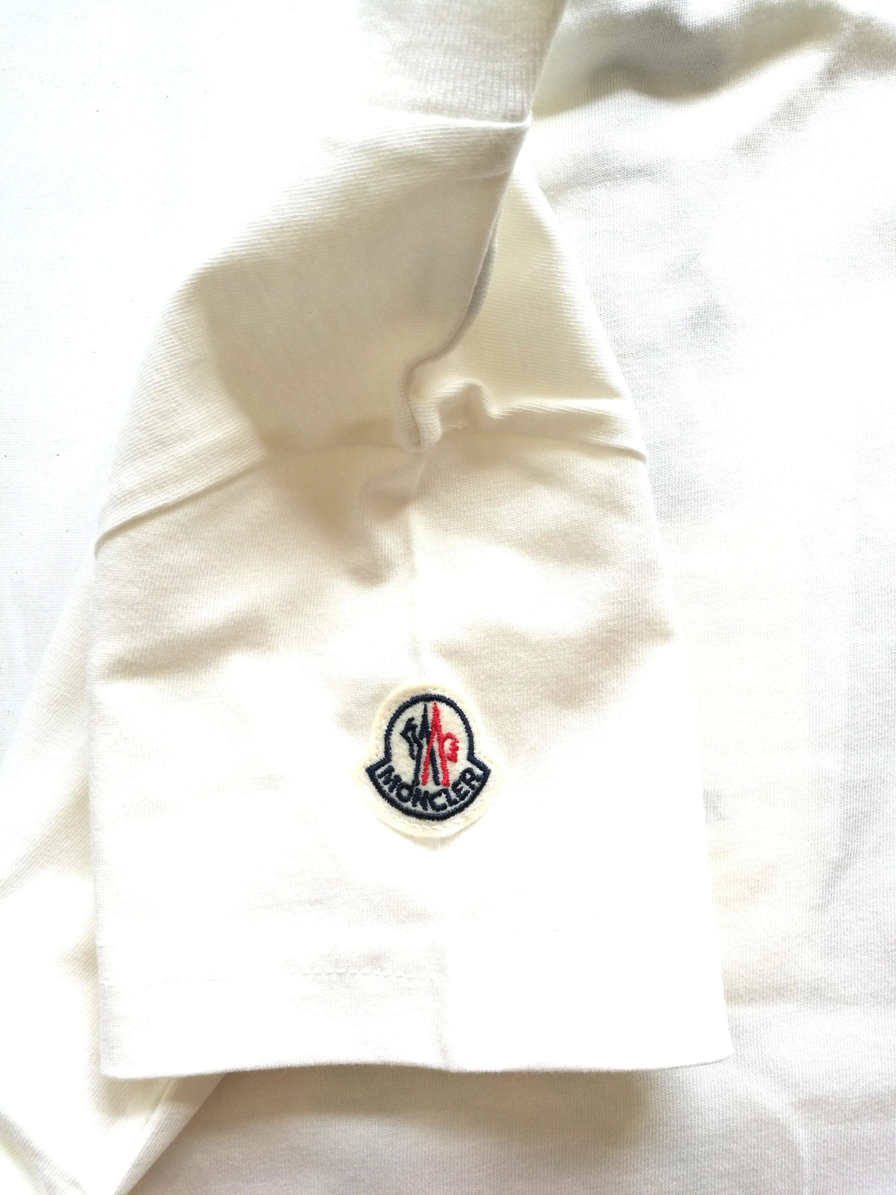 Camiseta niño MONCLER junior con logo estampado 8024650 blanco rojo azul