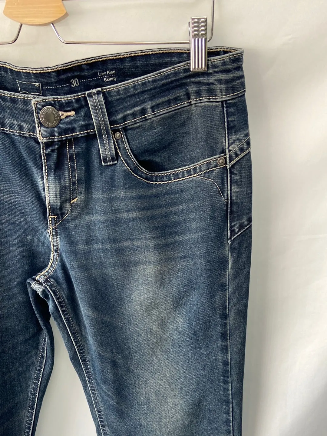 LEVI'S. Pantalón vaquero azul apagado T.42/44