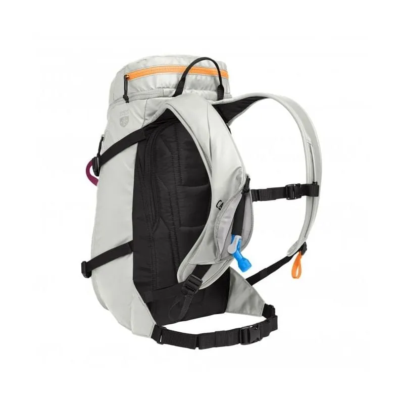 Mochila de hidratación Camelback Snoblast 22 (VAPOR /FLAME/BEET)