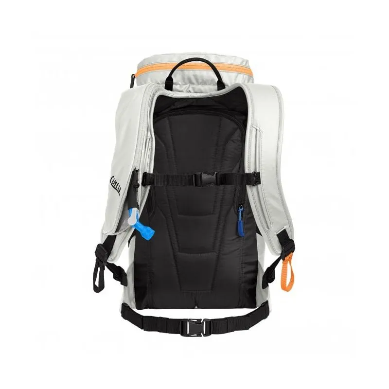 Mochila de hidratación Camelback Snoblast 22 (VAPOR /FLAME/BEET)