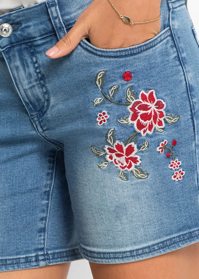 Pantalón corto vaquero con bordado Azul claro de flores