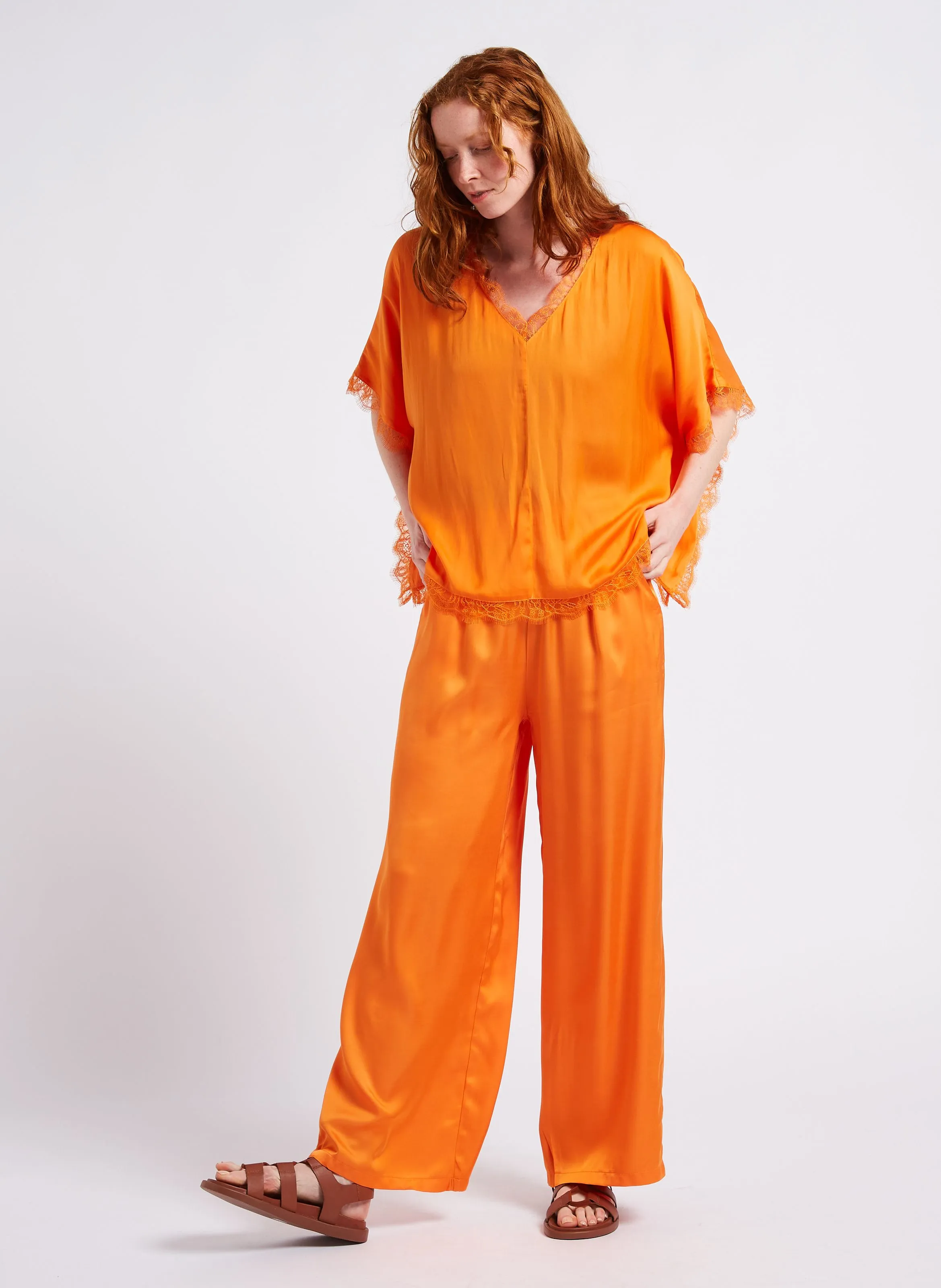 PAROCKY - Pantalón ancho satinado en naranja