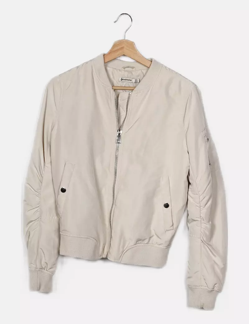 Stradivarius Chaqueta bomber beige