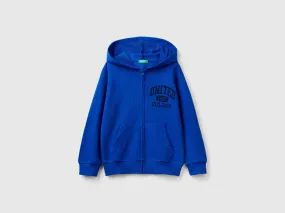 Sudadera con cremallera y bordado de logotipo