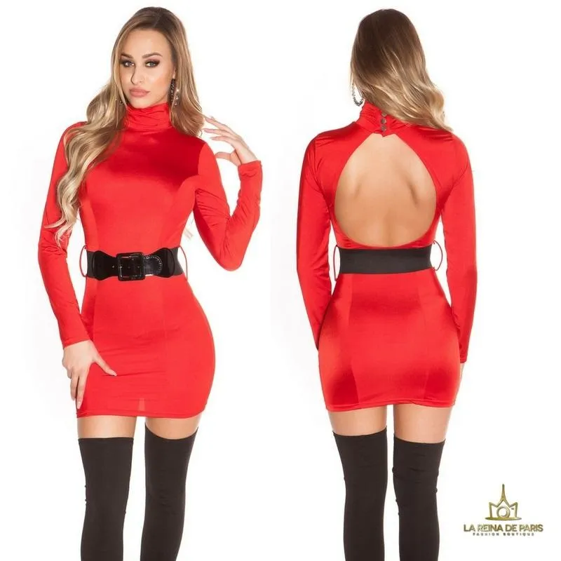 Vestido rojo ceñido cinturón a juego 